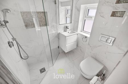 4 bedroom Detached house for sale in Cheapside, Waltham, DN37