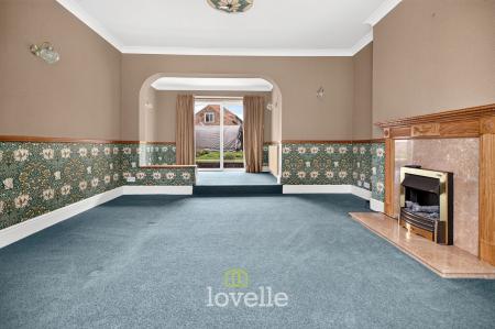 4 bedroom Detached house for sale in Cheapside, Waltham, DN37