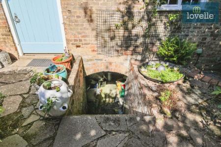 4 bedroom Detached house for sale in Cheapside, Waltham, DN37