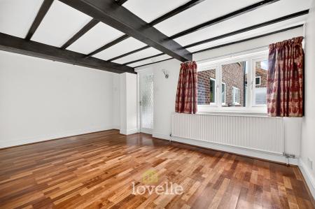 4 bedroom Detached house for sale in Cheapside, Waltham, DN37