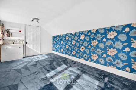 4 bedroom Detached house for sale in Cheapside, Waltham, DN37
