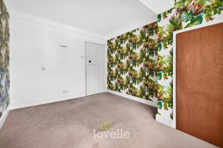 4 bedroom Detached house for sale in Cheapside, Waltham, DN37