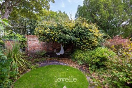 4 bedroom Detached house for sale in Cheapside, Waltham, DN37