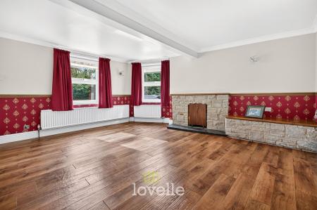 4 bedroom Detached house for sale in Cheapside, Waltham, DN37