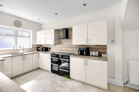 4 bedroom Detached house for sale in Louth Road, Grimsby, DN33