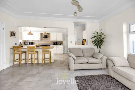 4 bedroom Detached house for sale in Louth Road, Grimsby, DN33