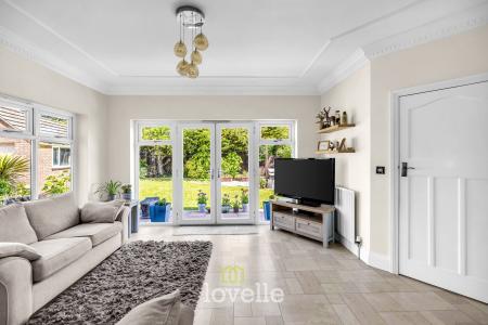 4 bedroom Detached house for sale in Louth Road, Grimsby, DN33