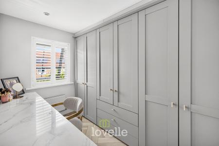 5 bedroom Detached house for sale in Hornbeam Drive, Healing, DN41