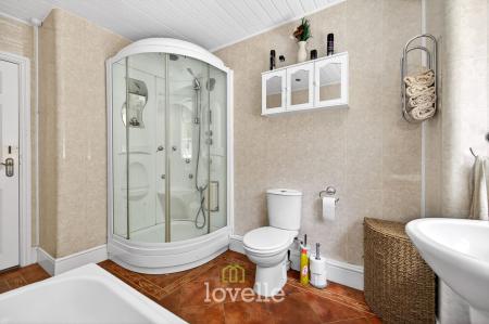 3 bedroom Detached house for sale in Pelham Avenue, Grimsby, DN33