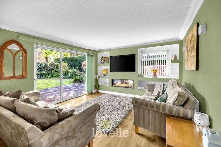5 bedroom Detached house for sale in Woodrow Park, Grimsby, DN33