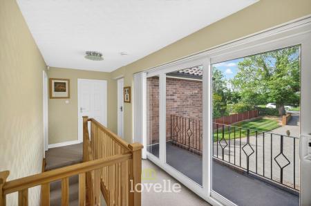 3 bedroom Detached house for sale in Stallingborough Road, Healing, DN41