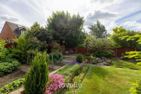 3 bedroom Detached house for sale in Stallingborough Road, Healing, DN41