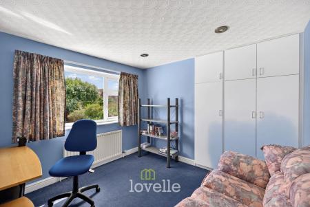 3 bedroom Detached house for sale in Stallingborough Road, Healing, DN41