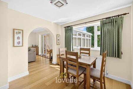 3 bedroom Detached house for sale in Stallingborough Road, Healing, DN41
