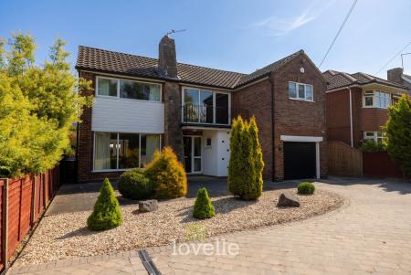 3 bedroom Detached house for sale in Stallingborough Road, Healing, DN41