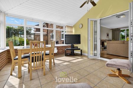 3 bedroom Detached house for sale in Stallingborough Road, Healing, DN41