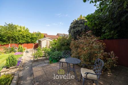 3 bedroom Detached house for sale in Stallingborough Road, Healing, DN41