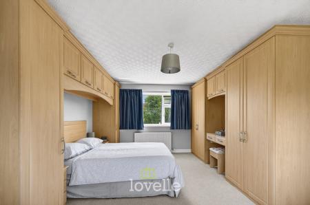 3 bedroom Detached house for sale in Stallingborough Road, Healing, DN41