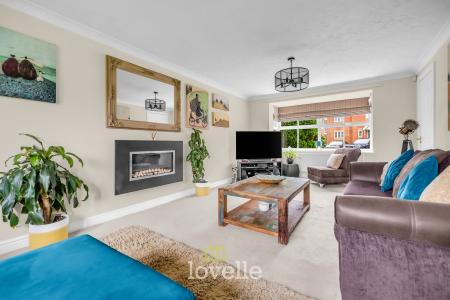 4 bedroom Detached house for sale in Buttercup Court, Healing, DN41