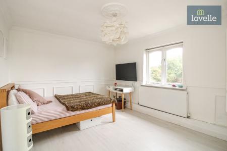 3 bedroom Detached house for sale in Little Becks, Laceby, DN37