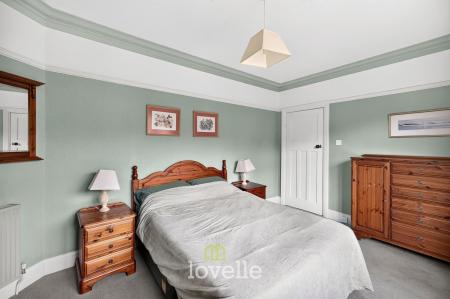 4 bedroom Detached house for sale in Bargate, Grimsby, DN34