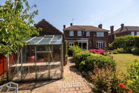 4 bedroom Detached house for sale in Bargate, Grimsby, DN34