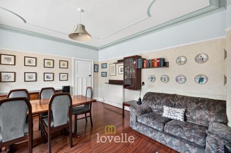 4 bedroom Detached house for sale in Bargate, Grimsby, DN34