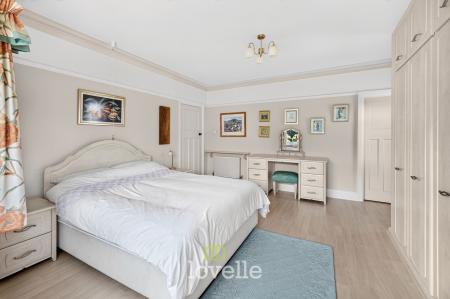 4 bedroom Detached house for sale in Bargate, Grimsby, DN34