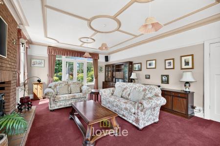 4 bedroom Detached house for sale in Bargate, Grimsby, DN34