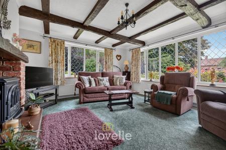 3 bedroom Detached bungalow for sale in Main Road, Hatcliffe, DN37