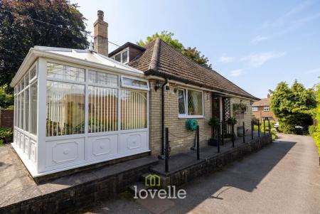 3 bedroom Detached bungalow for sale in Main Road, Hatcliffe, DN37
