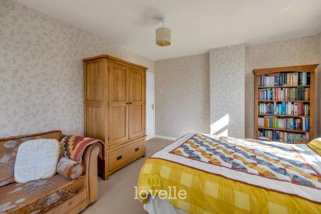4 bedroom Detached house for sale in Waltham Road, Grimsby, DN33