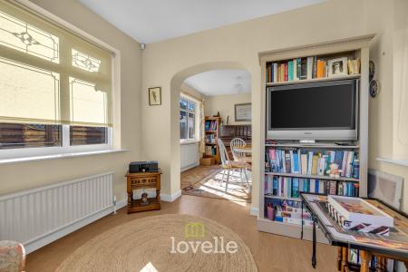 4 bedroom Detached house for sale in Waltham Road, Grimsby, DN33