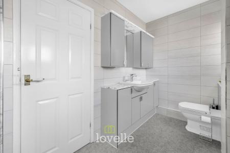 4 bedroom Detached house for sale in Waltham Road, Grimsby, DN33