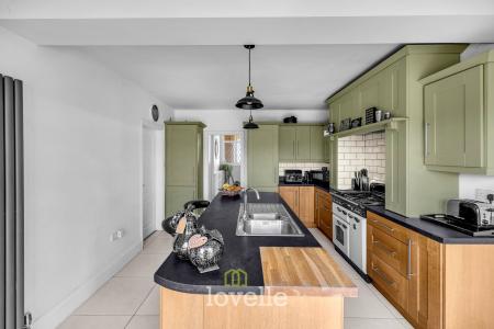 4 bedroom Detached house for sale in Beacon Court, Grimsby, DN32