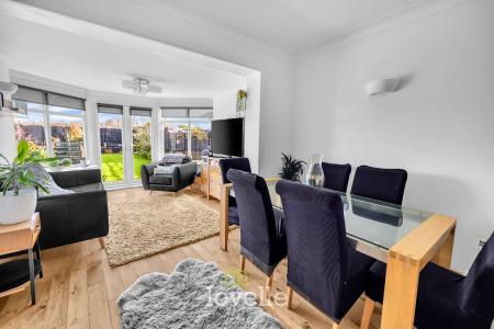 4 bedroom Detached house for sale in Beacon Court, Grimsby, DN32