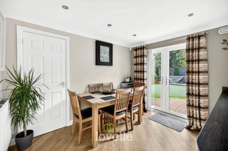 4 bedroom Detached house for sale in Larkspur Avenue, Healing, DN41