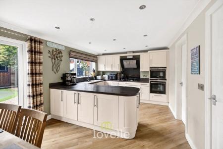 4 bedroom Detached house for sale in Larkspur Avenue, Healing, DN41