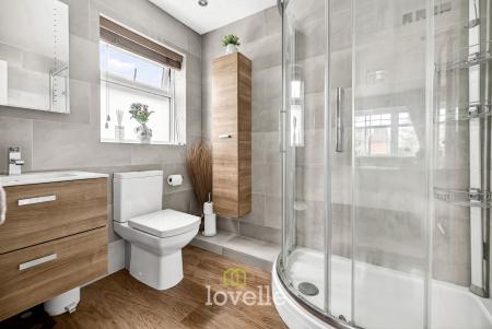 4 bedroom Detached house for sale in Larkspur Avenue, Healing, DN41