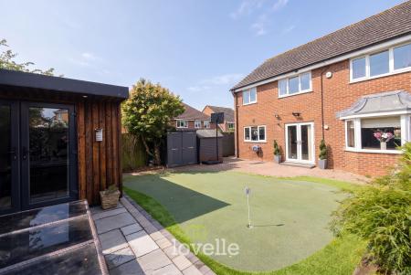 4 bedroom Detached house for sale in Larkspur Avenue, Healing, DN41