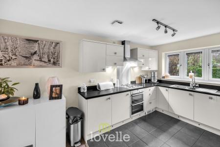 4 bedroom Detached house for sale in Mayfields Court, Stallingborough, DN41