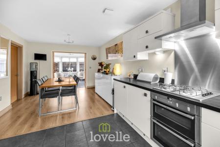 4 bedroom Detached house for sale in Mayfields Court, Stallingborough, DN41