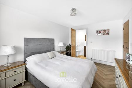 4 bedroom Semi-detached house for sale in Claydon Way, Waltham, DN37