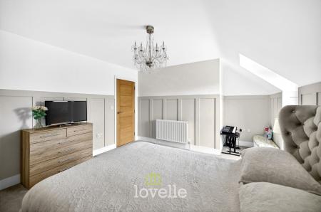 4 bedroom Semi-detached house for sale in Claydon Way, Waltham, DN37