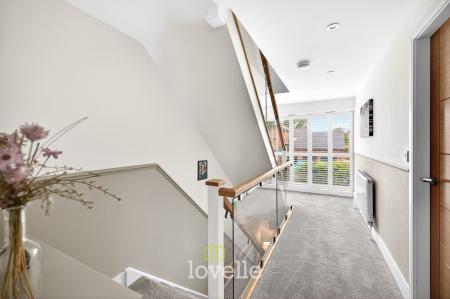 4 bedroom Semi-detached house for sale in Claydon Way, Waltham, DN37
