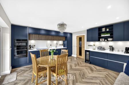 4 bedroom Semi-detached house for sale in Claydon Way, Waltham, DN37