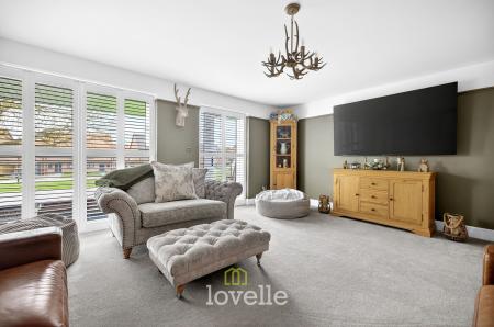 4 bedroom Semi-detached house for sale in Claydon Way, Waltham, DN37