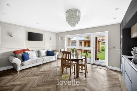 4 bedroom Semi-detached house for sale in Claydon Way, Waltham, DN37