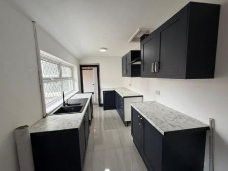 3 bedroom Semi-detached house to let in Ainslie Street, Grimsby, DN32