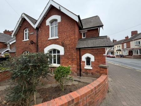 3 bedroom Semi-detached house to let in Ainslie Street, Grimsby, DN32